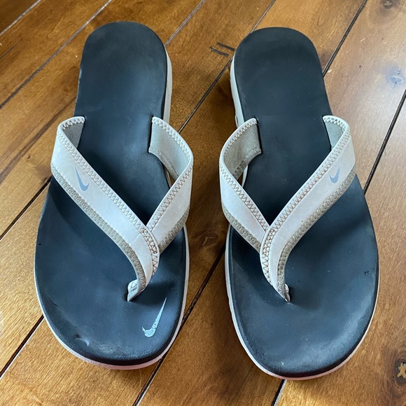 nike flip flops womens shoes